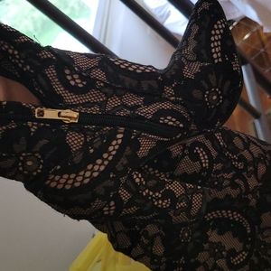 Size: 5.5, color: champagne/ black, heel: 4 inches